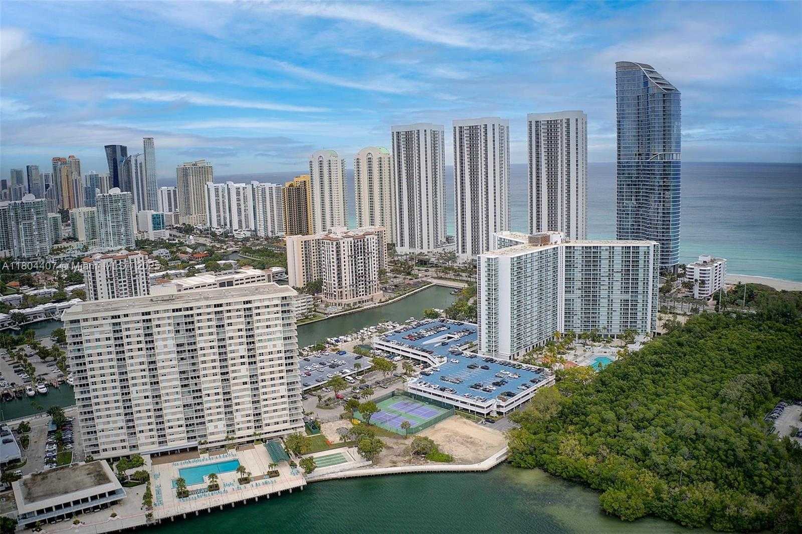Small Image of 300 BAYVIEW DR #2108, Sunny Isles Beach Number 34