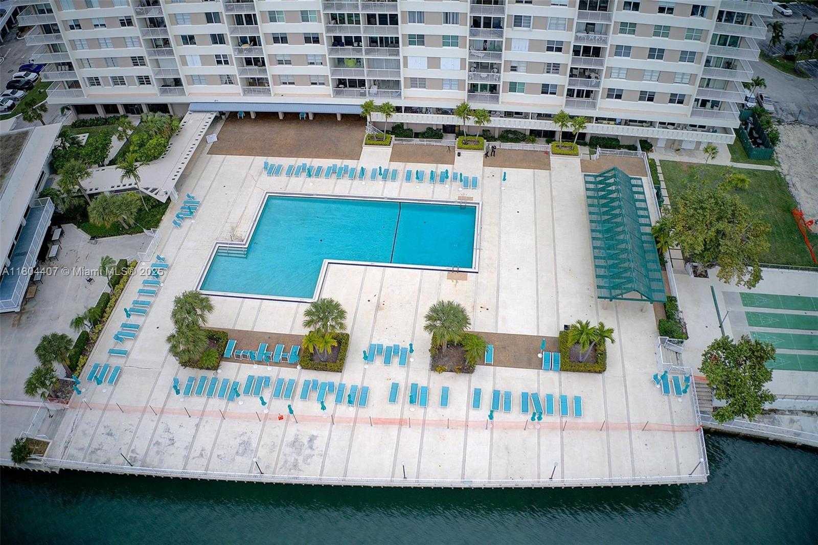 Small Image of 300 BAYVIEW DR #2108, Sunny Isles Beach Number 36