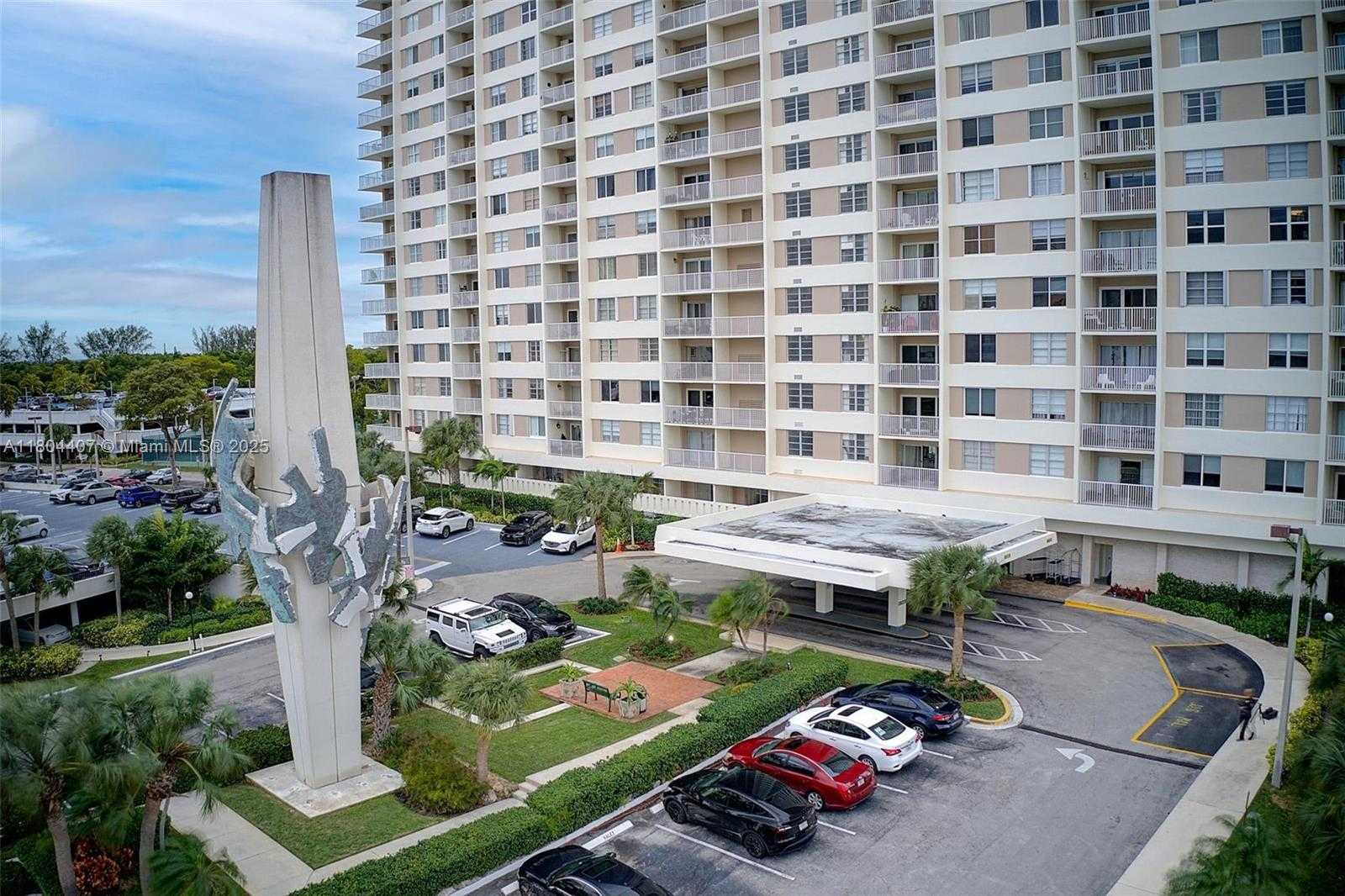 Small Image of 300 BAYVIEW DR #2108, Sunny Isles Beach Number 39