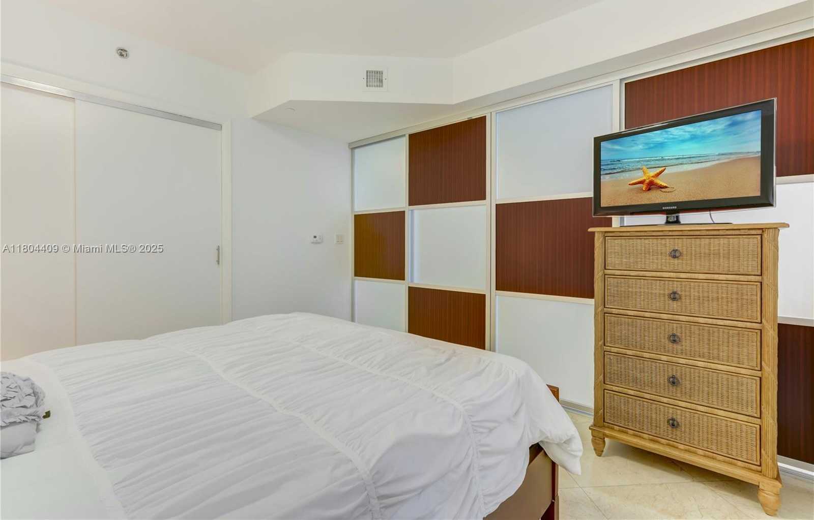 Small Image of 1830 SOUTH OCEAN DR #3804, Hallandale Beach Number 26