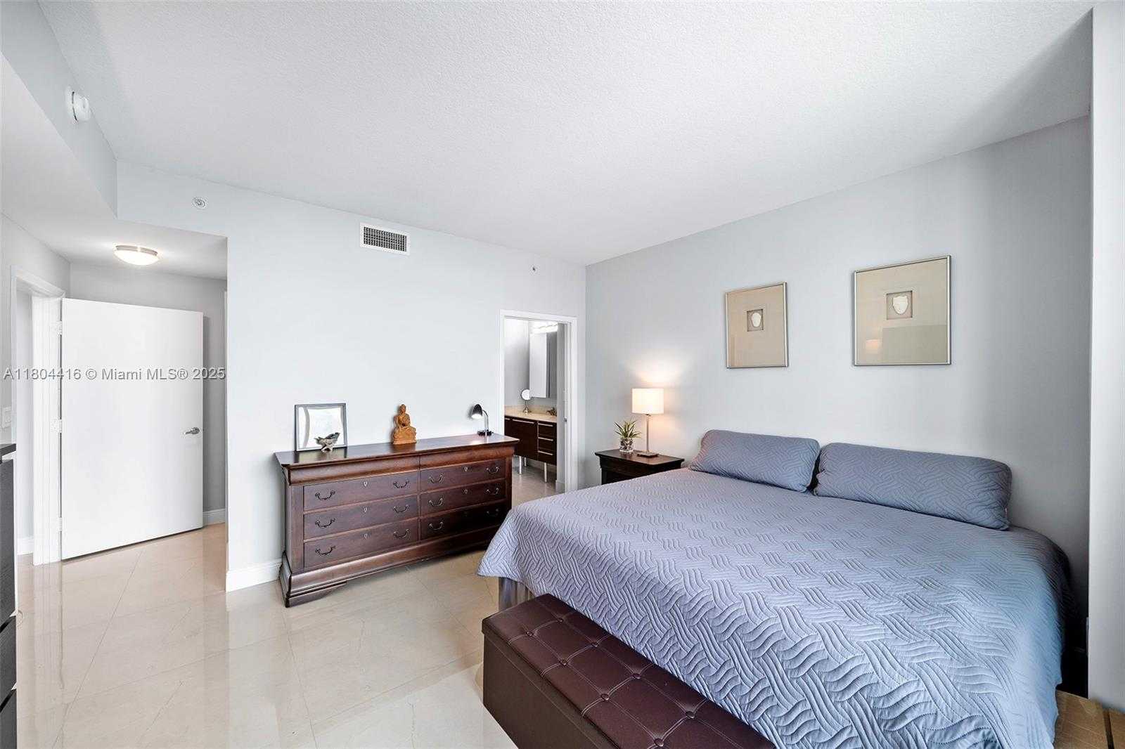 Small Image of 1900 NORTH BAYSHORE DR #2512, Miami Number 17