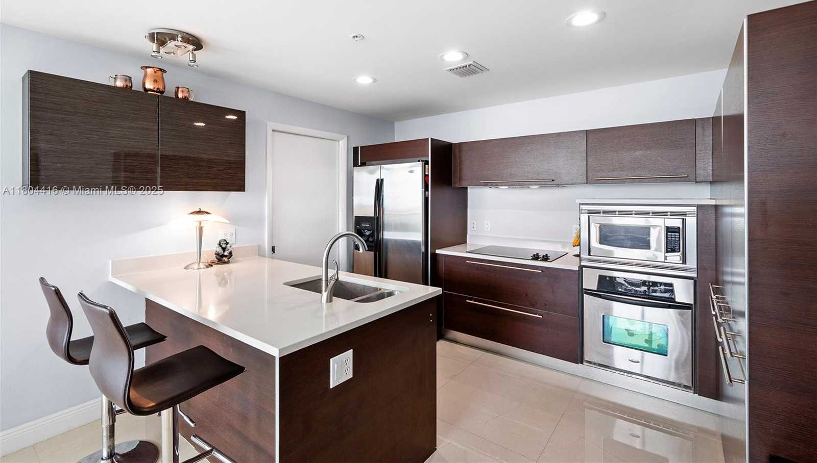 Small Image of 1900 NORTH BAYSHORE DR #2512, Miami Number 9