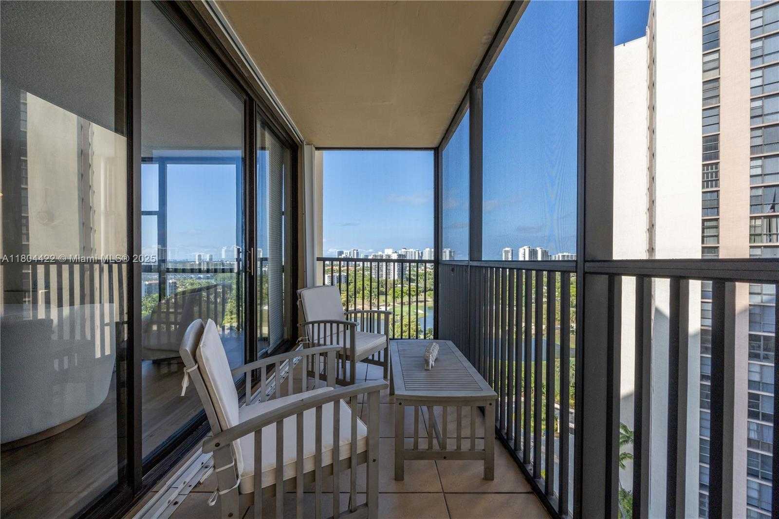 Small Image of 20301 WEST COUNTRY CLUB DR #1623, Aventura Number 5