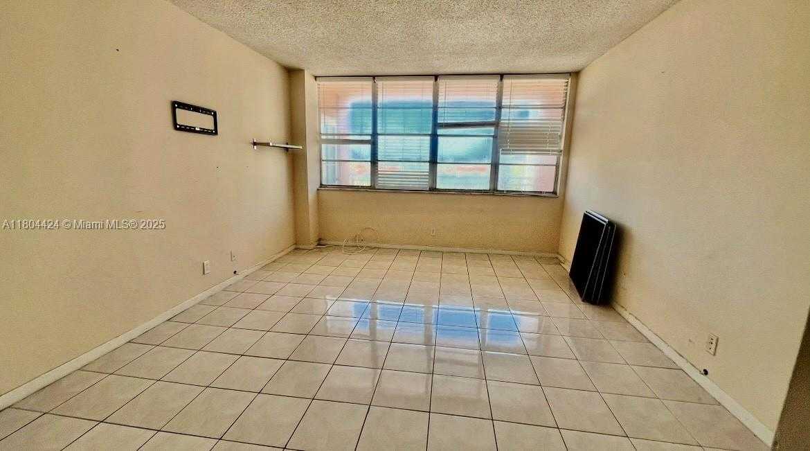 Small Image of 2025 NORTH EAST 164TH ST #506, North Miami Beach Number 5