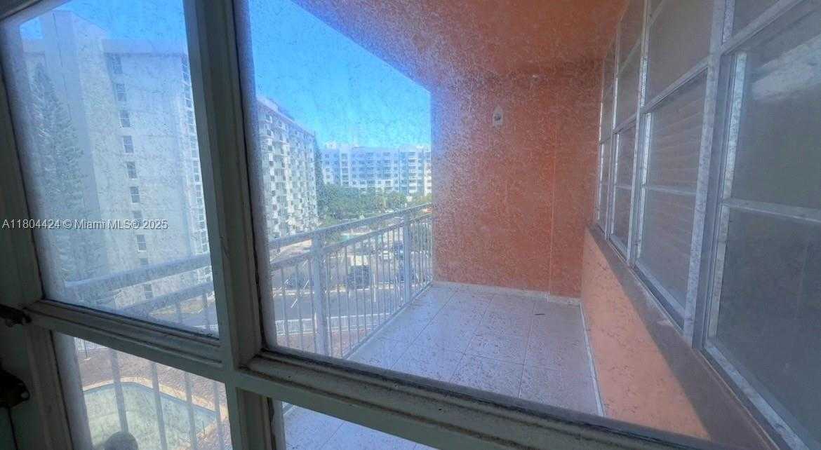 Small Image of 2025 NORTH EAST 164TH ST #506, North Miami Beach Number 9