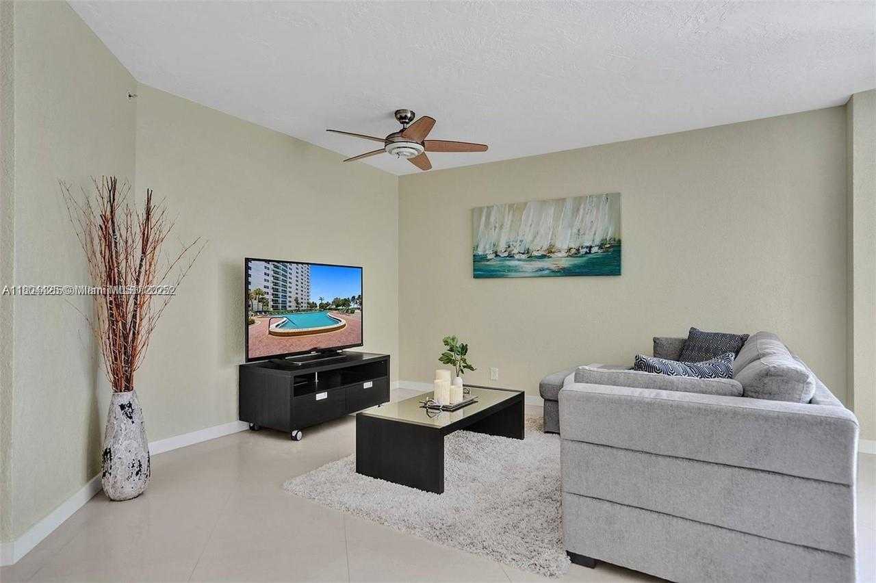 Small Image of 3001 SOUTH OCEAN DR #321, Hollywood Number 11