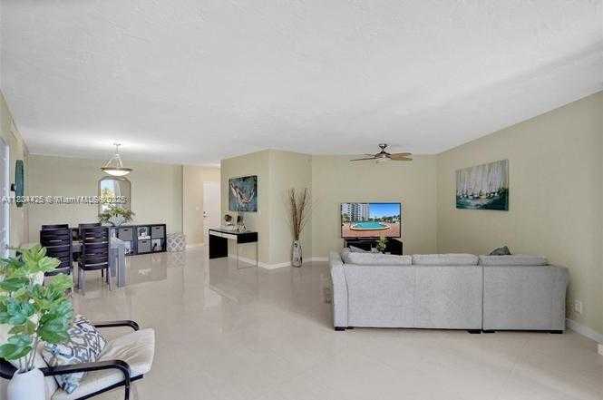 Small Image of 3001 SOUTH OCEAN DR #321, Hollywood Number 14