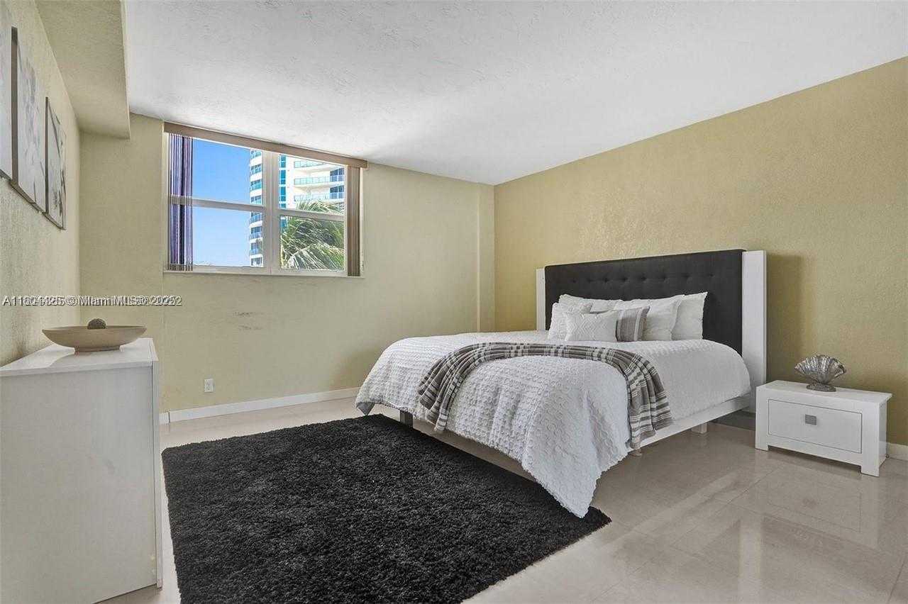Small Image of 3001 SOUTH OCEAN DR #321, Hollywood Number 7