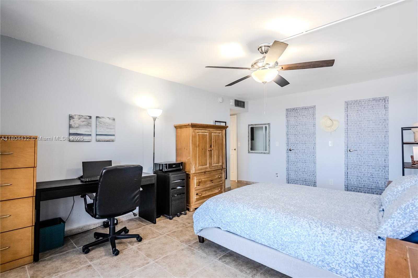 Small Image of 2017 SOUTH OCEAN DR #1404, Hallandale Beach Number 29