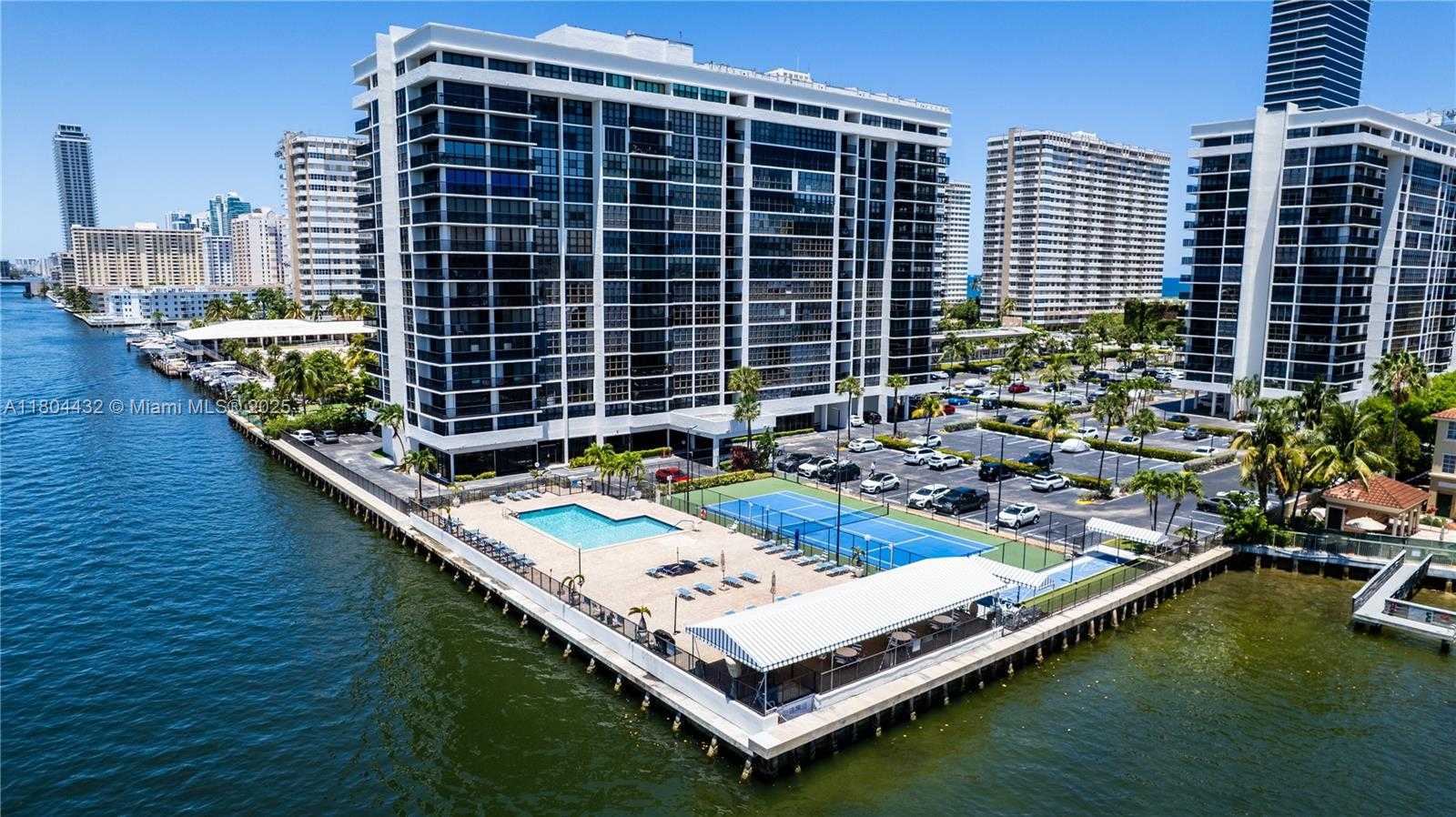 Small Image of 2017 SOUTH OCEAN DR #1404, Hallandale Beach Number 4