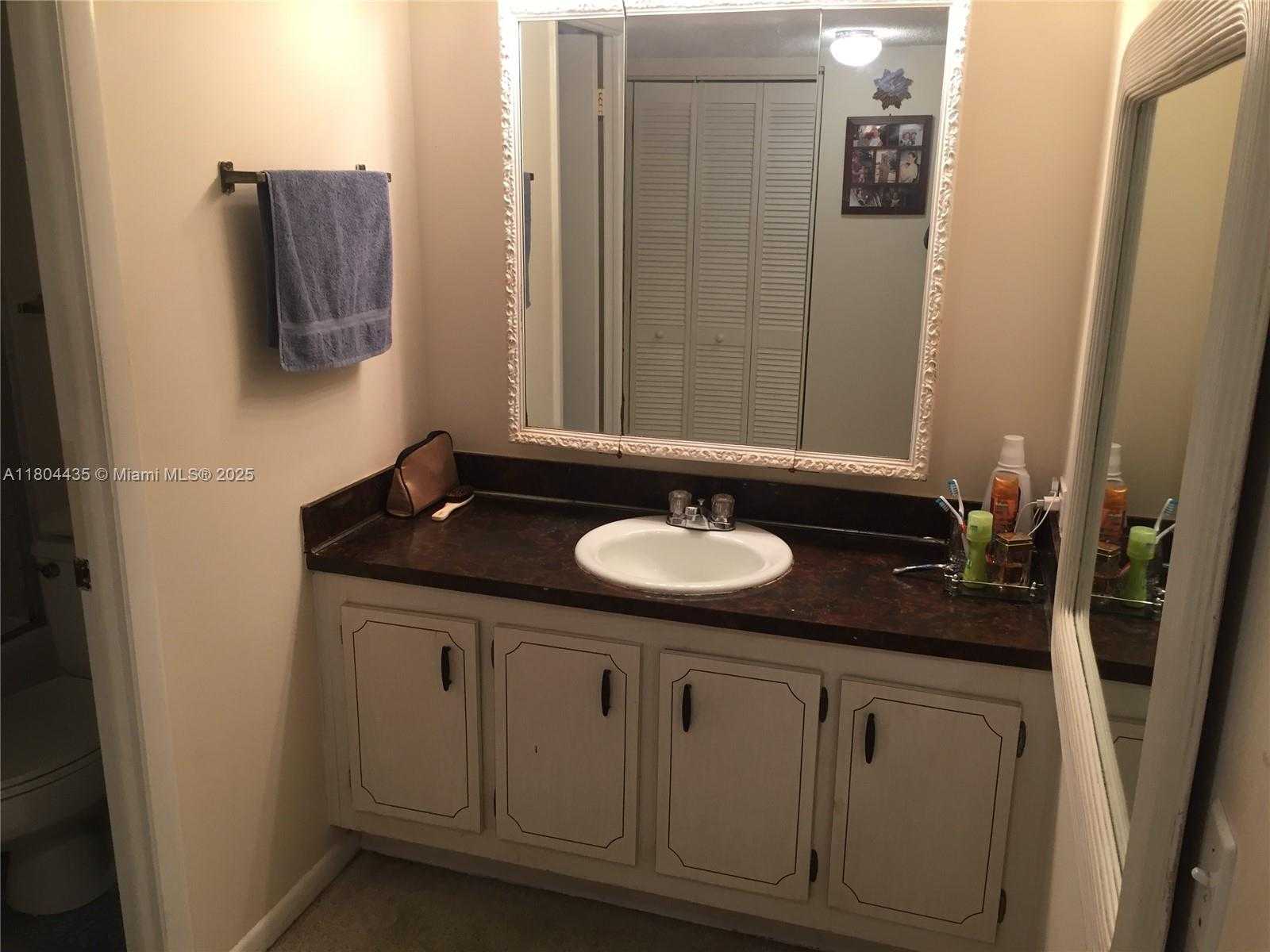 Small Image of 575 CRANDON BLVD #808, Key Biscayne Number 9