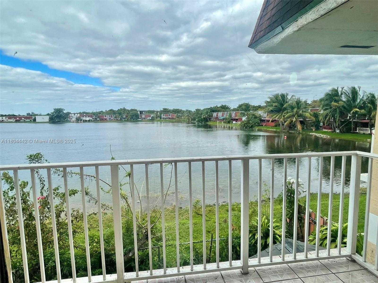 Small Image of 310 NORTH WEST 107TH AVE #208, Miami Number 12