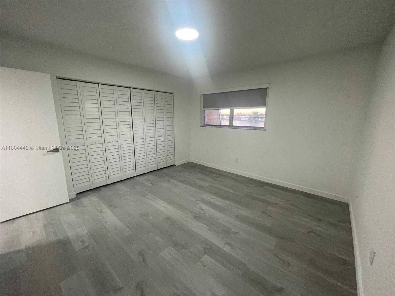 Small Image of 310 NORTH WEST 107TH AVE #208, Miami Number 25