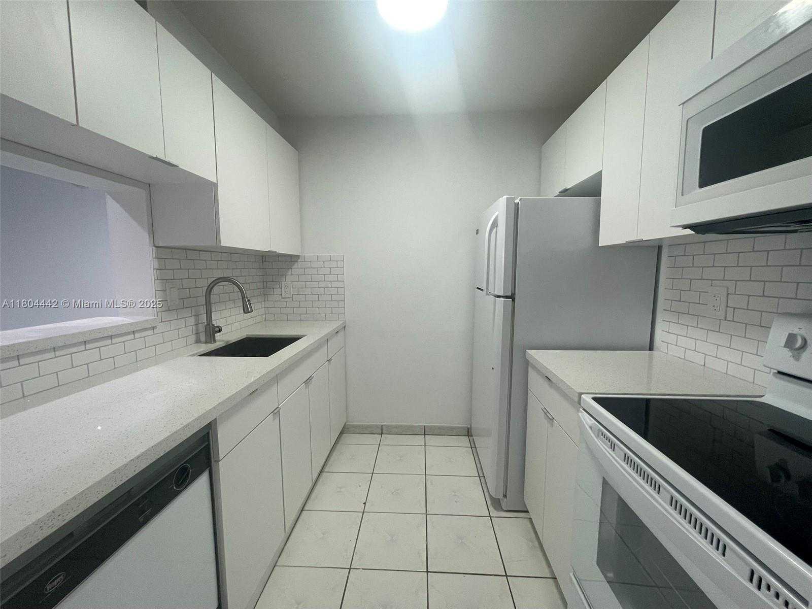 Small Image of 310 NORTH WEST 107TH AVE #208, Miami Number 6