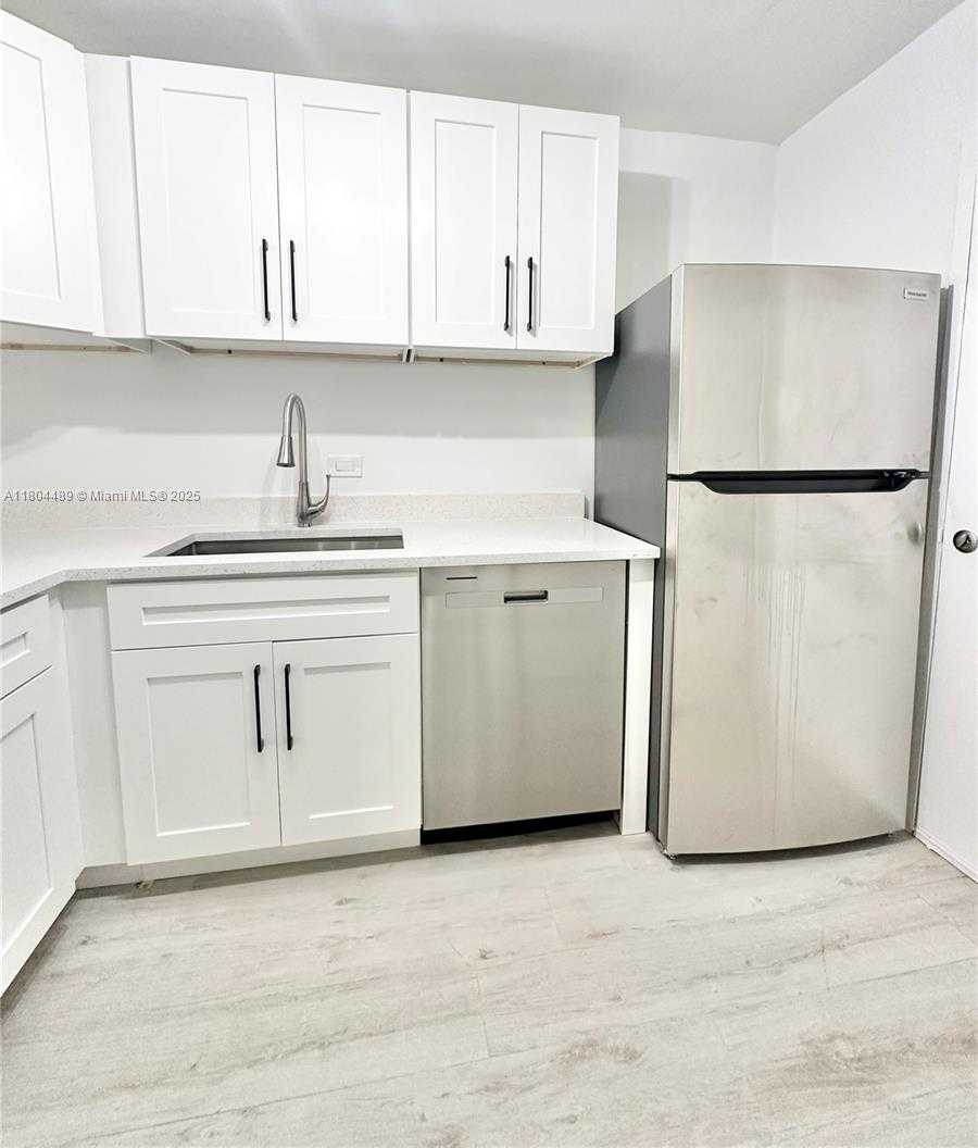Small Image of 6890 NORTH KENDALL DR #B204, Pinecrest Number 2