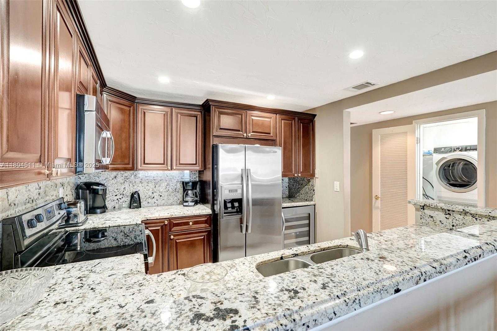 Small Image of 3725 SOUTH OCEAN DR #1014, Hollywood Number 12