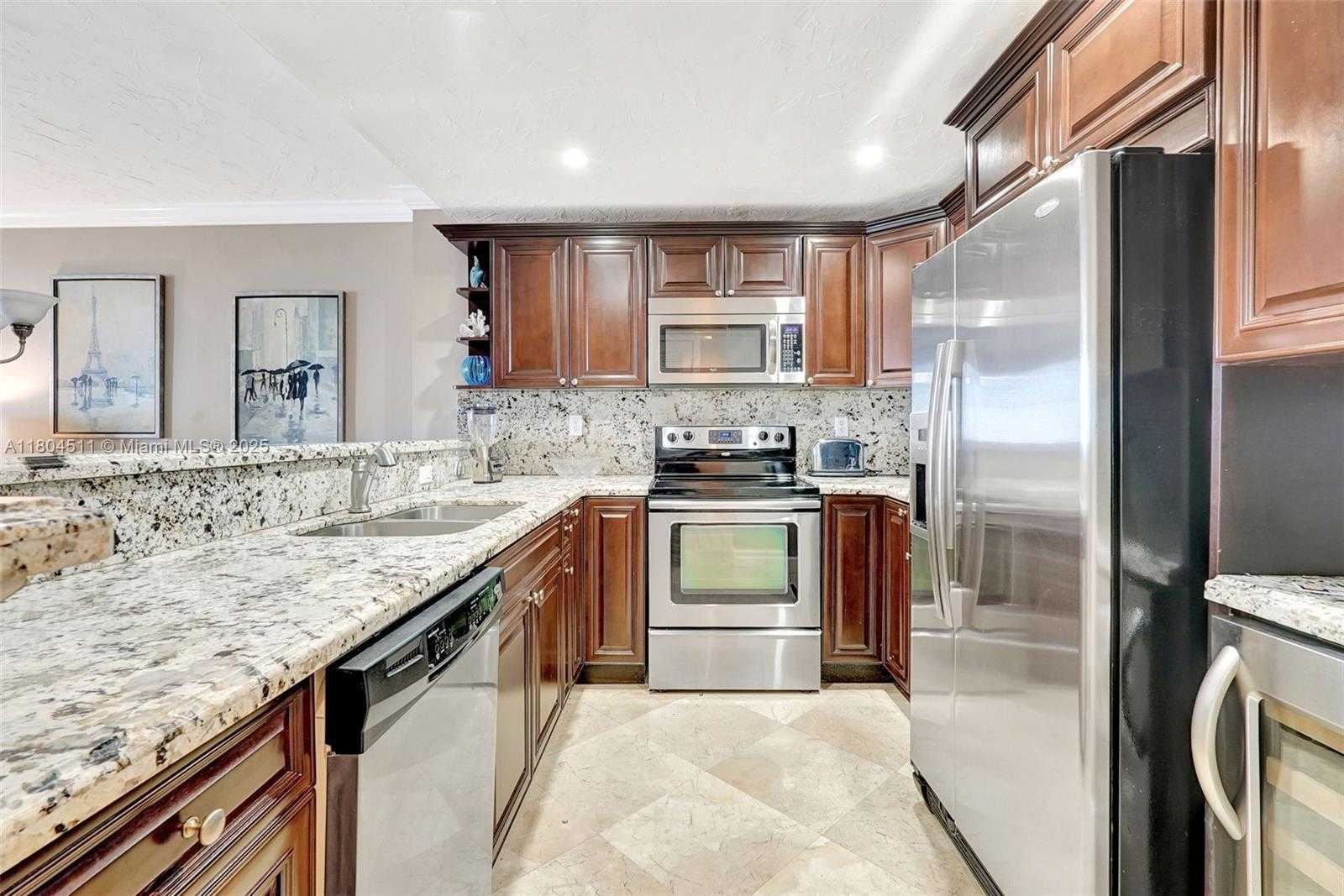 Small Image of 3725 SOUTH OCEAN DR #1014, Hollywood Number 14