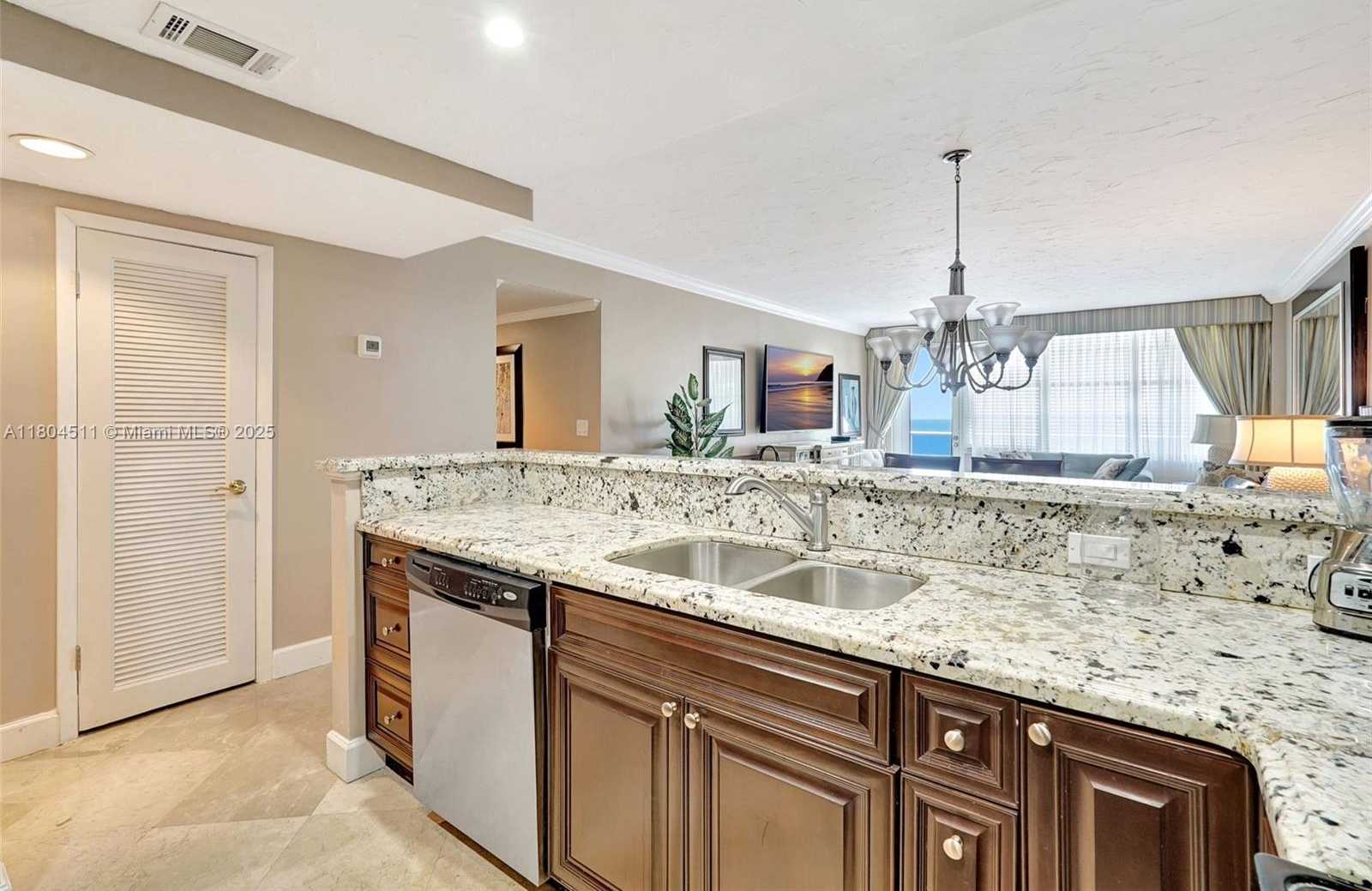 Small Image of 3725 SOUTH OCEAN DR #1014, Hollywood Number 17