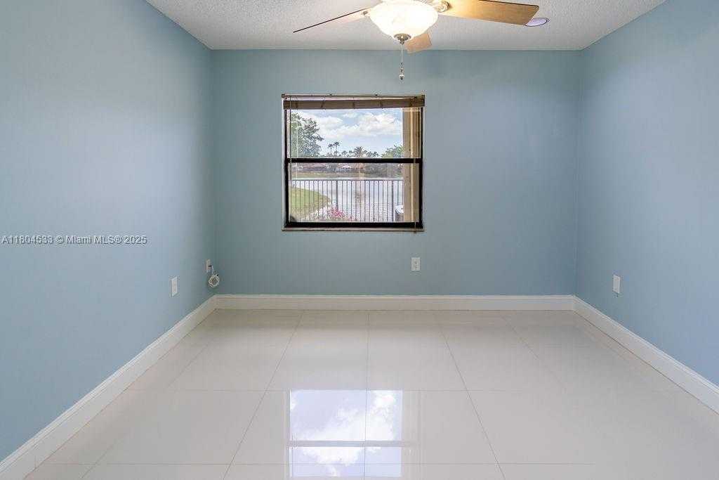 Small Image of 17359 NORTH WEST 66TH CT, Hialeah Number 10