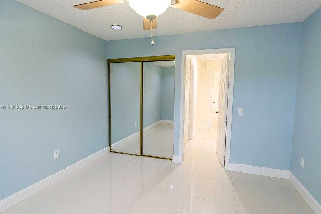 Small Image of 17359 NORTH WEST 66TH CT, Hialeah Number 11