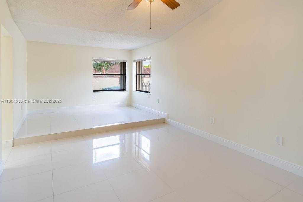 Small Image of 17359 NORTH WEST 66TH CT, Hialeah Number 12