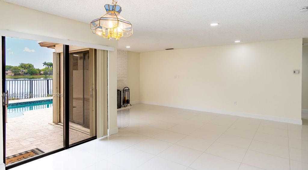 Small Image of 17359 NORTH WEST 66TH CT, Hialeah Number 19