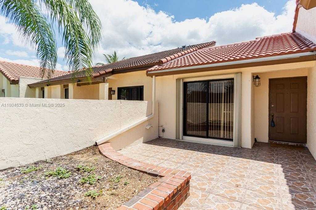 Small Image of 17359 NORTH WEST 66TH CT, Hialeah Number 2