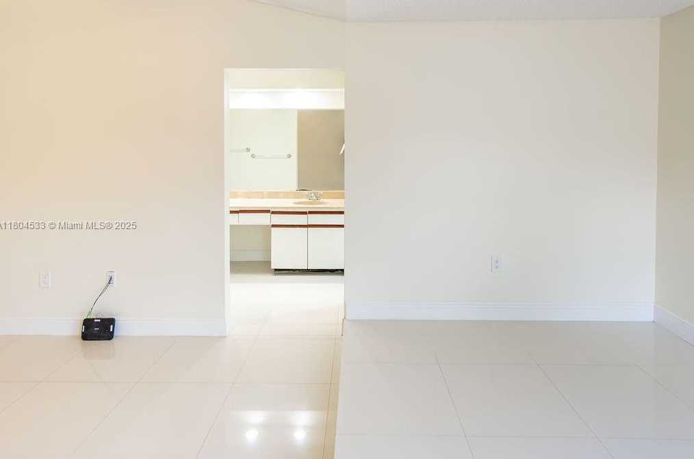 Small Image of 17359 NORTH WEST 66TH CT, Hialeah Number 23