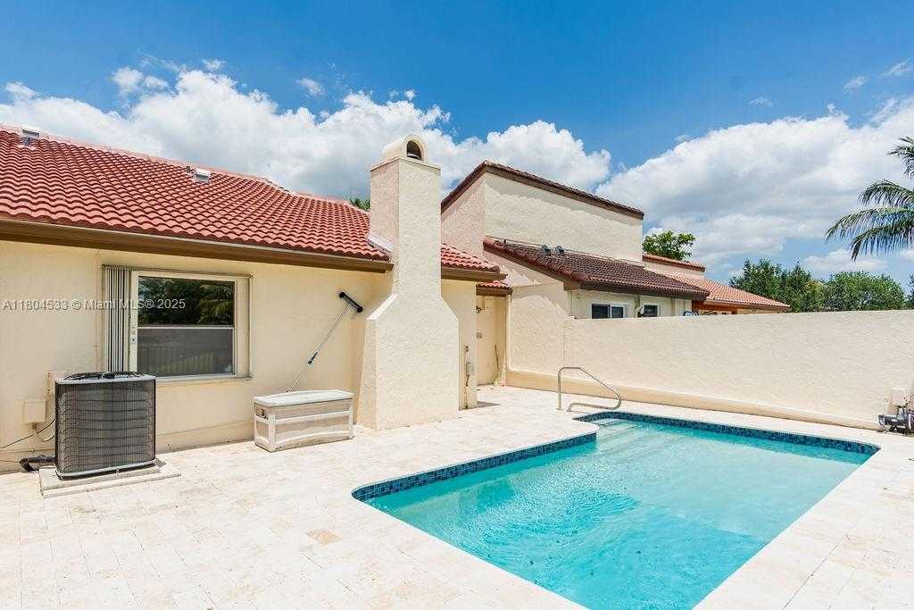 Small Image of 17359 NORTH WEST 66TH CT, Hialeah Number 30