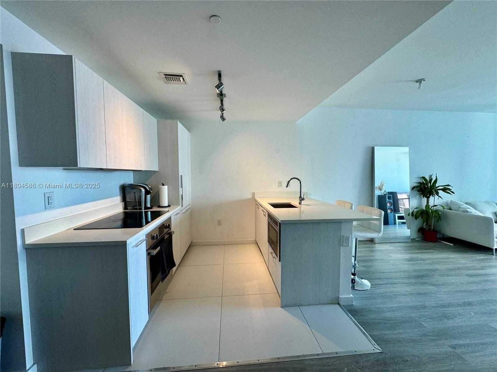 Small Image of 501 NORTH EAST 31ST ST #2903, Miami Number 13