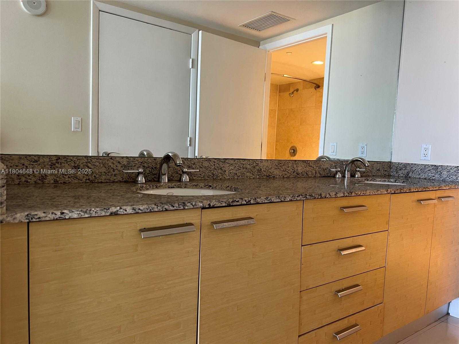 Small Image of 1800 SOUTH OCEAN DR #2006, Hallandale Beach Number 15