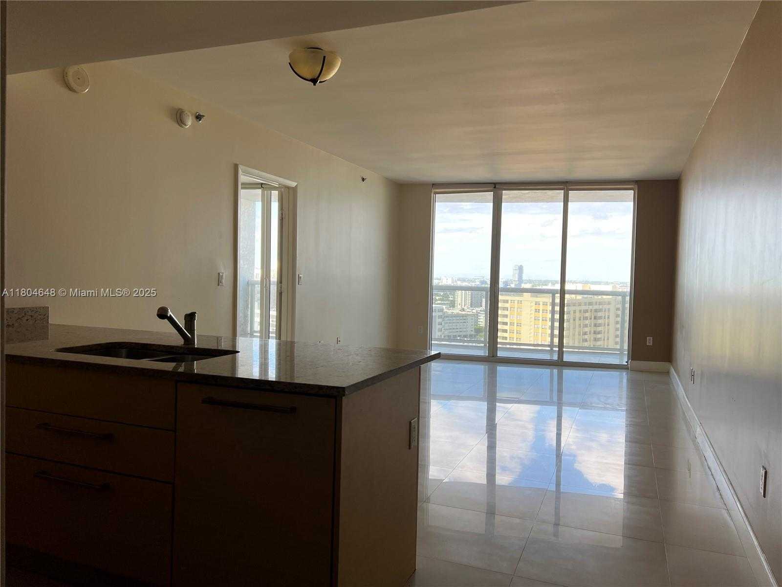 Small Image of 1800 SOUTH OCEAN DR #2006, Hallandale Beach Number 17
