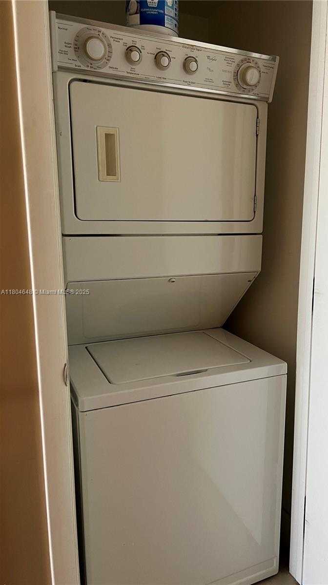 Small Image of 1800 SOUTH OCEAN DR #2006, Hallandale Beach Number 18