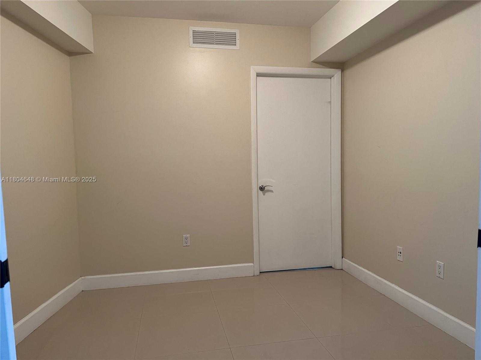 Small Image of 1800 SOUTH OCEAN DR #2006, Hallandale Beach Number 20