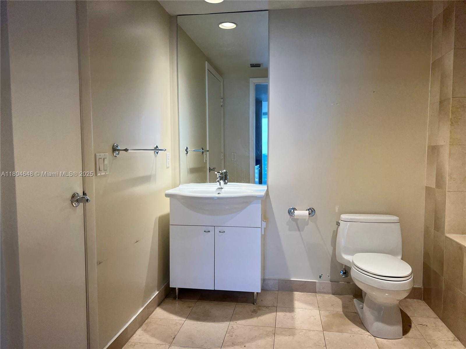 Small Image of 1800 SOUTH OCEAN DR #2006, Hallandale Beach Number 21
