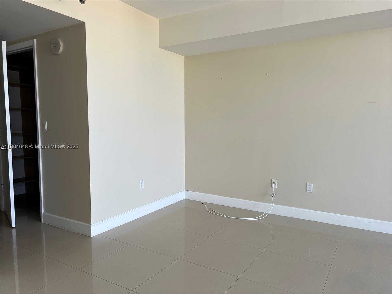 Small Image of 1800 SOUTH OCEAN DR #2006, Hallandale Beach Number 25