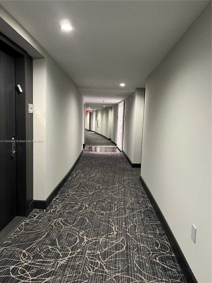 Small Image of 1800 SOUTH OCEAN DR #2006, Hallandale Beach Number 4