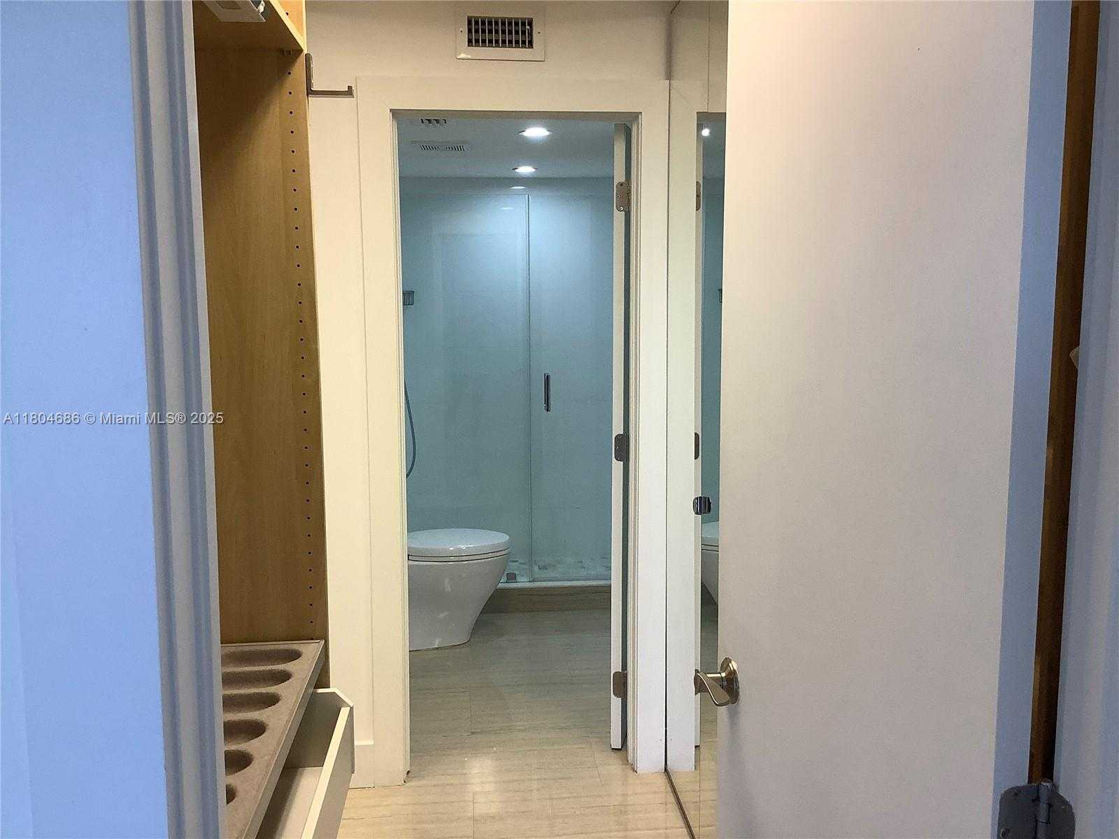 Small Image of 150 SOUTH EAST 25 RD #14H, Miami Number 10