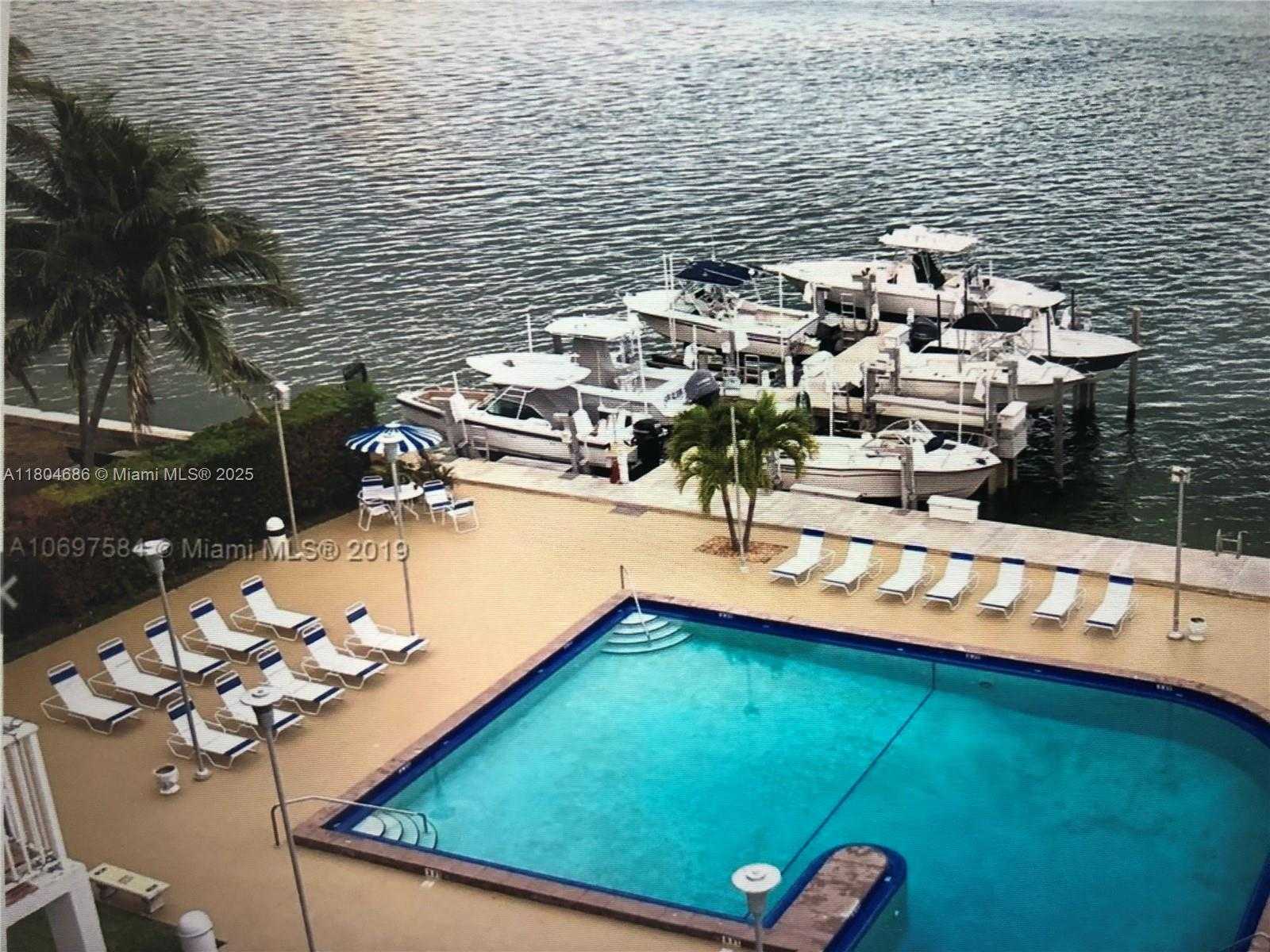Small Image of 150 SOUTH EAST 25 RD #14H, Miami Number 17