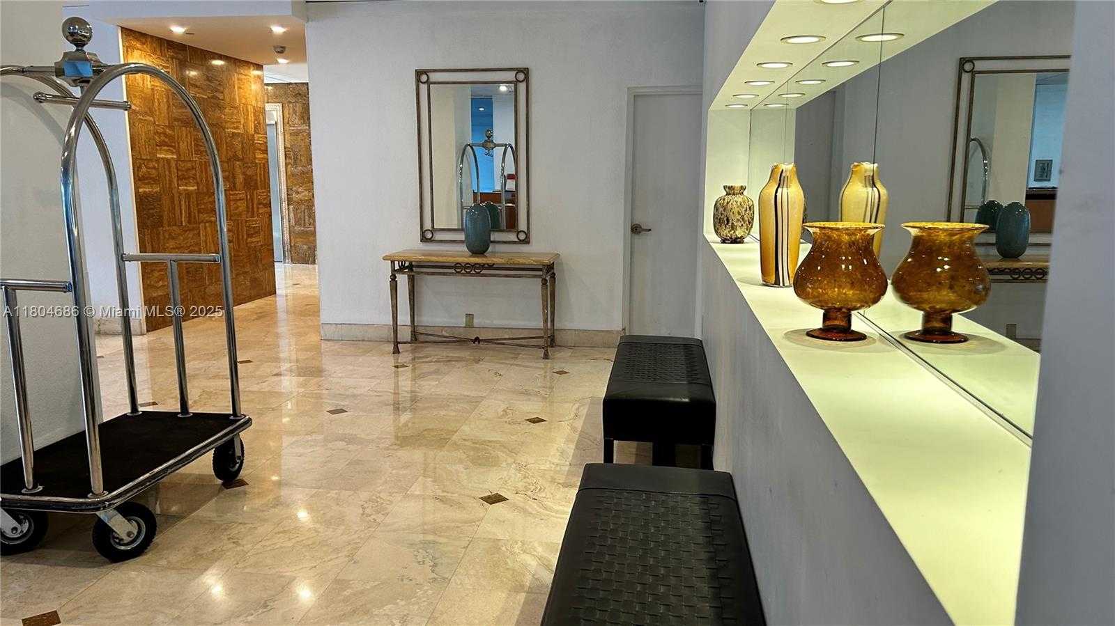 Small Image of 150 SOUTH EAST 25 RD #14H, Miami Number 3