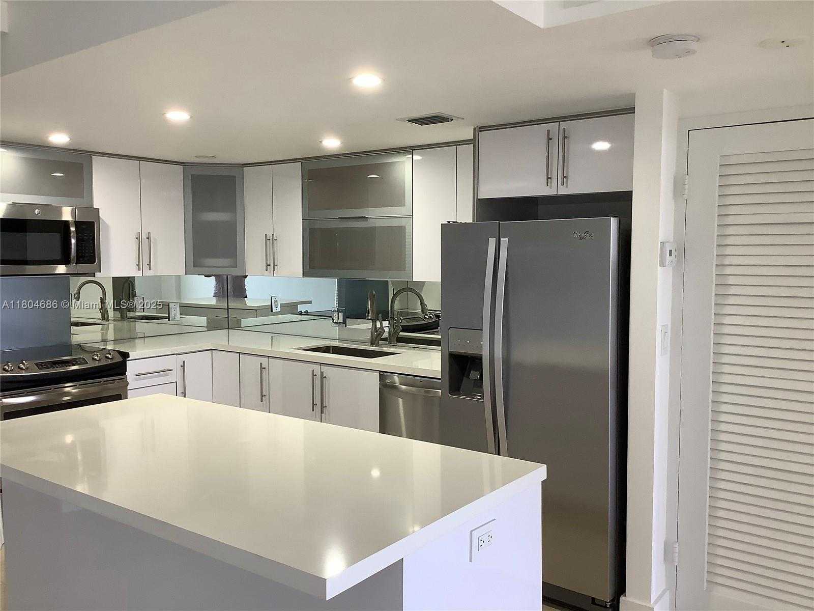 Small Image of 150 SOUTH EAST 25 RD #14H, Miami Number 5