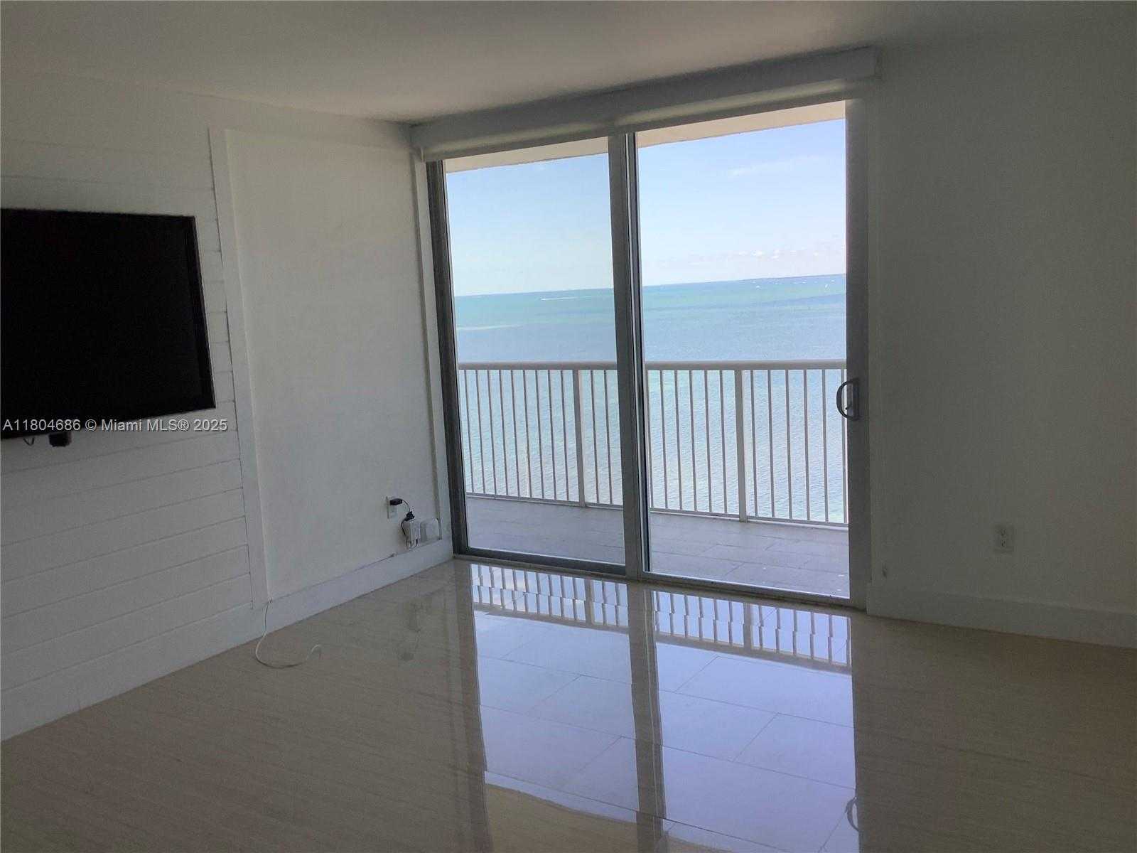 Small Image of 150 SOUTH EAST 25 RD #14H, Miami Number 7