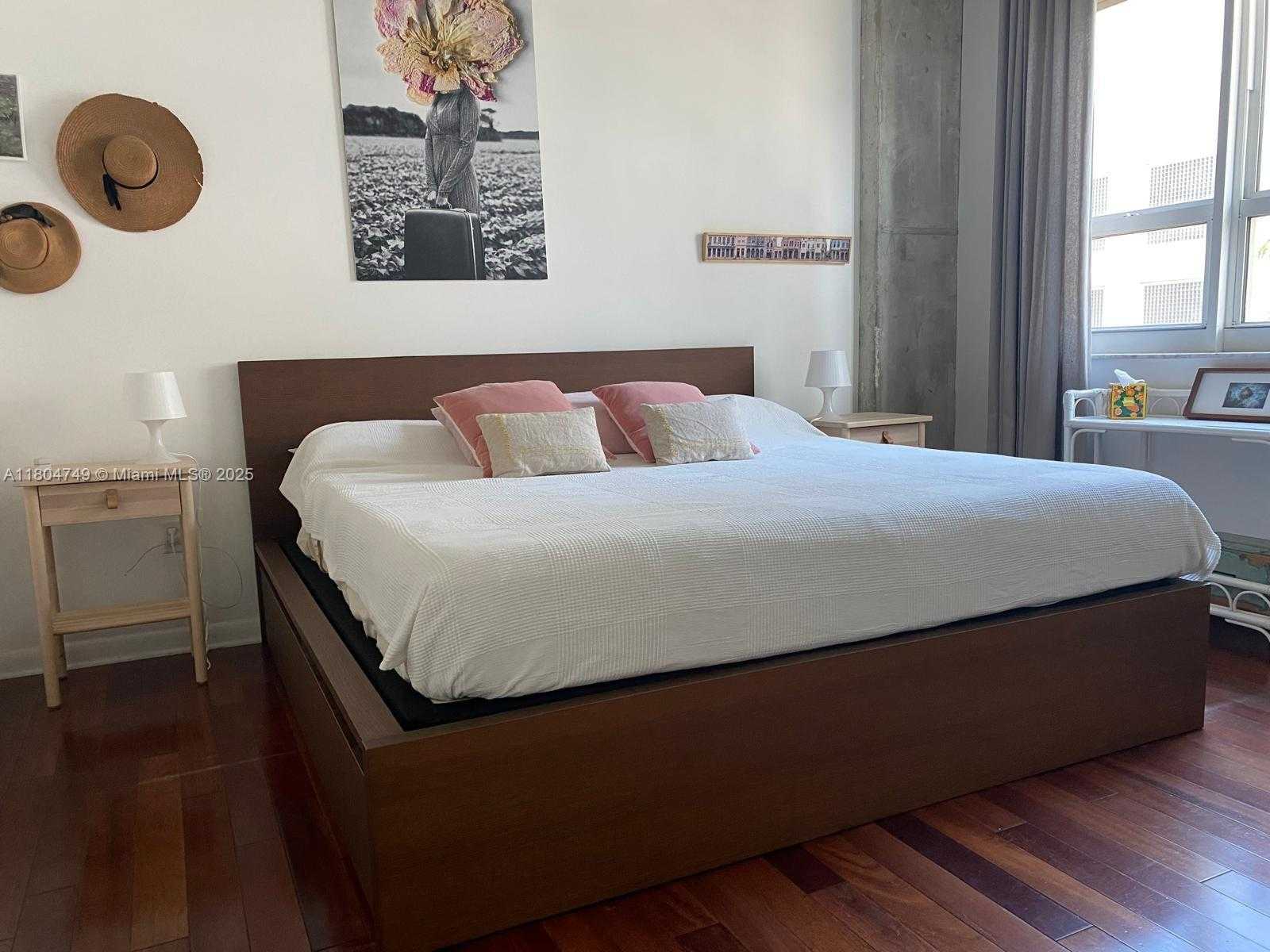 Small Image of 2001 BISCAYNE BLVD #2306, Miami Number 10