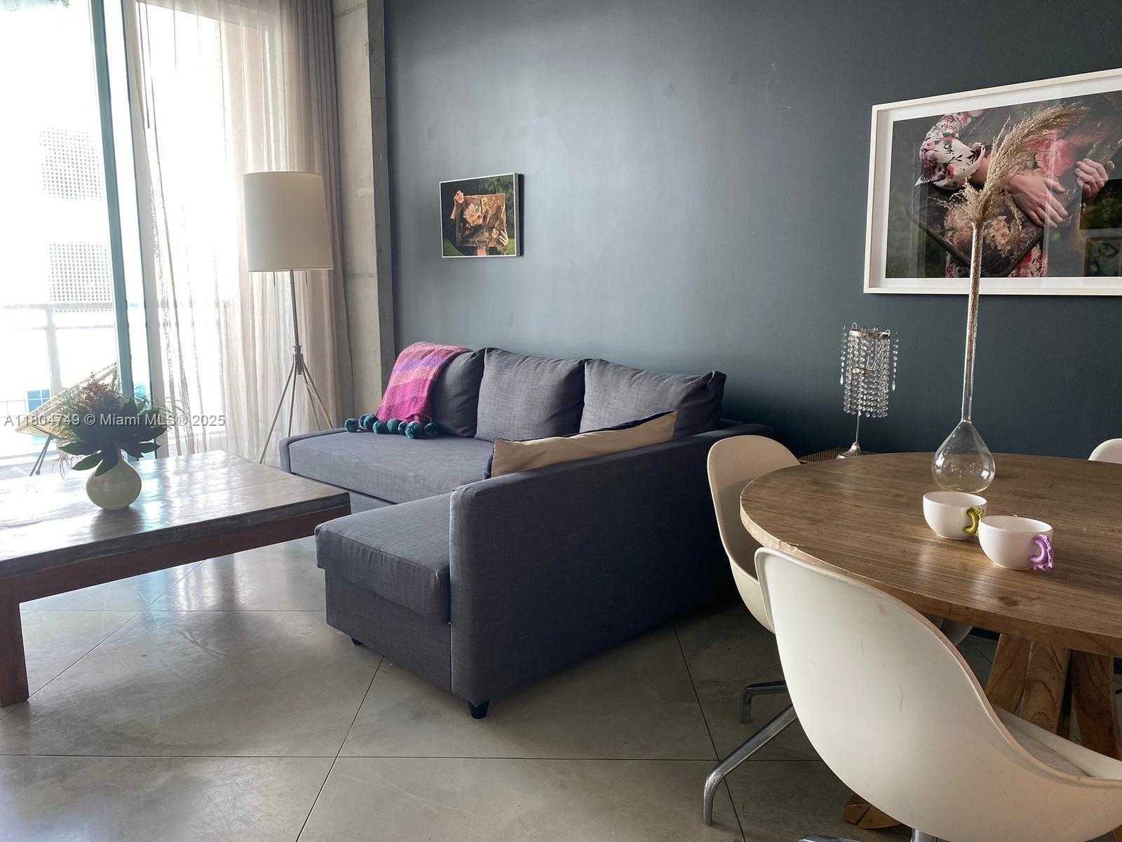 Small Image of 2001 BISCAYNE BLVD #2306, Miami Number 3