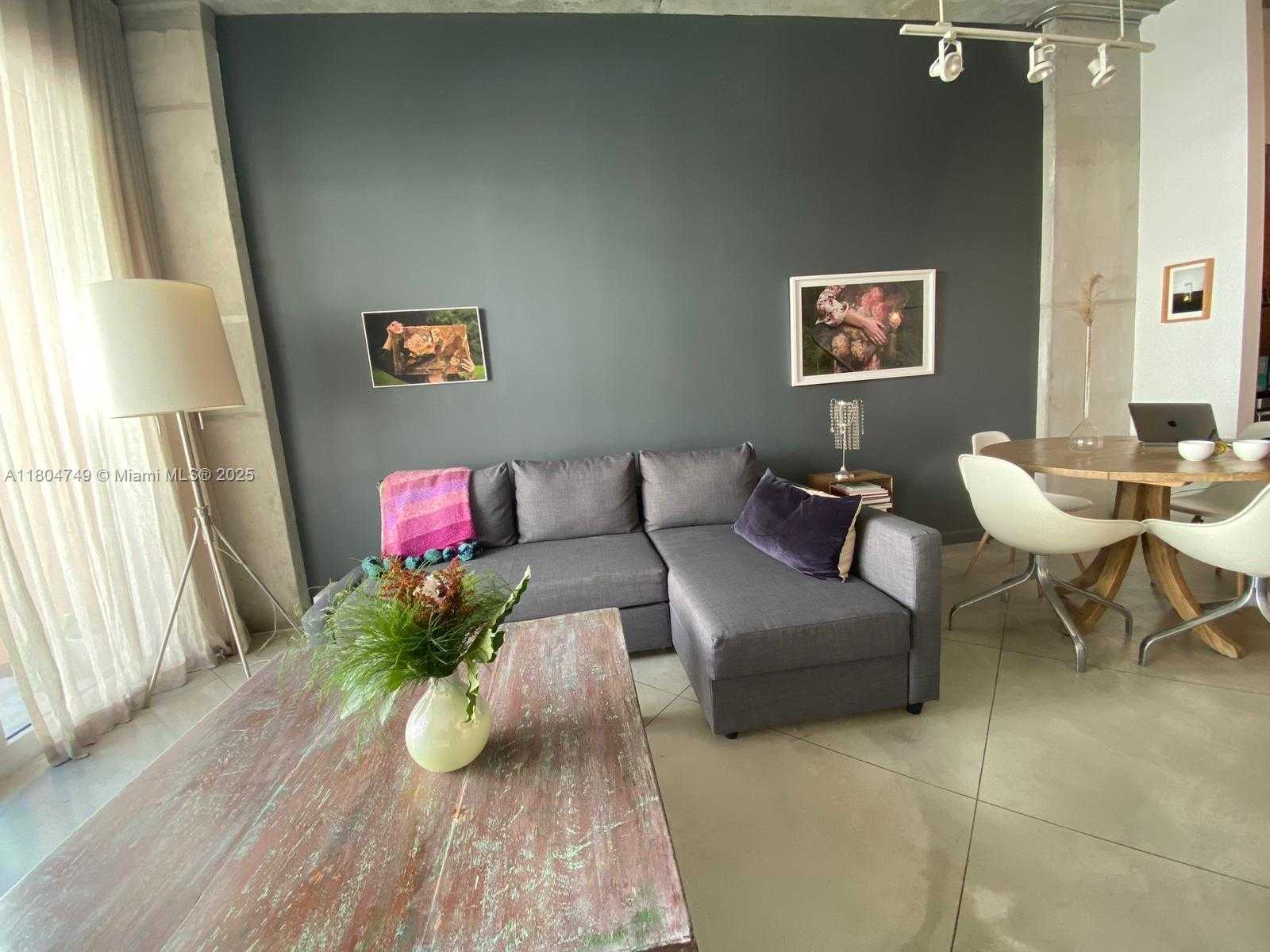 Small Image of 2001 BISCAYNE BLVD #2306, Miami Number 4