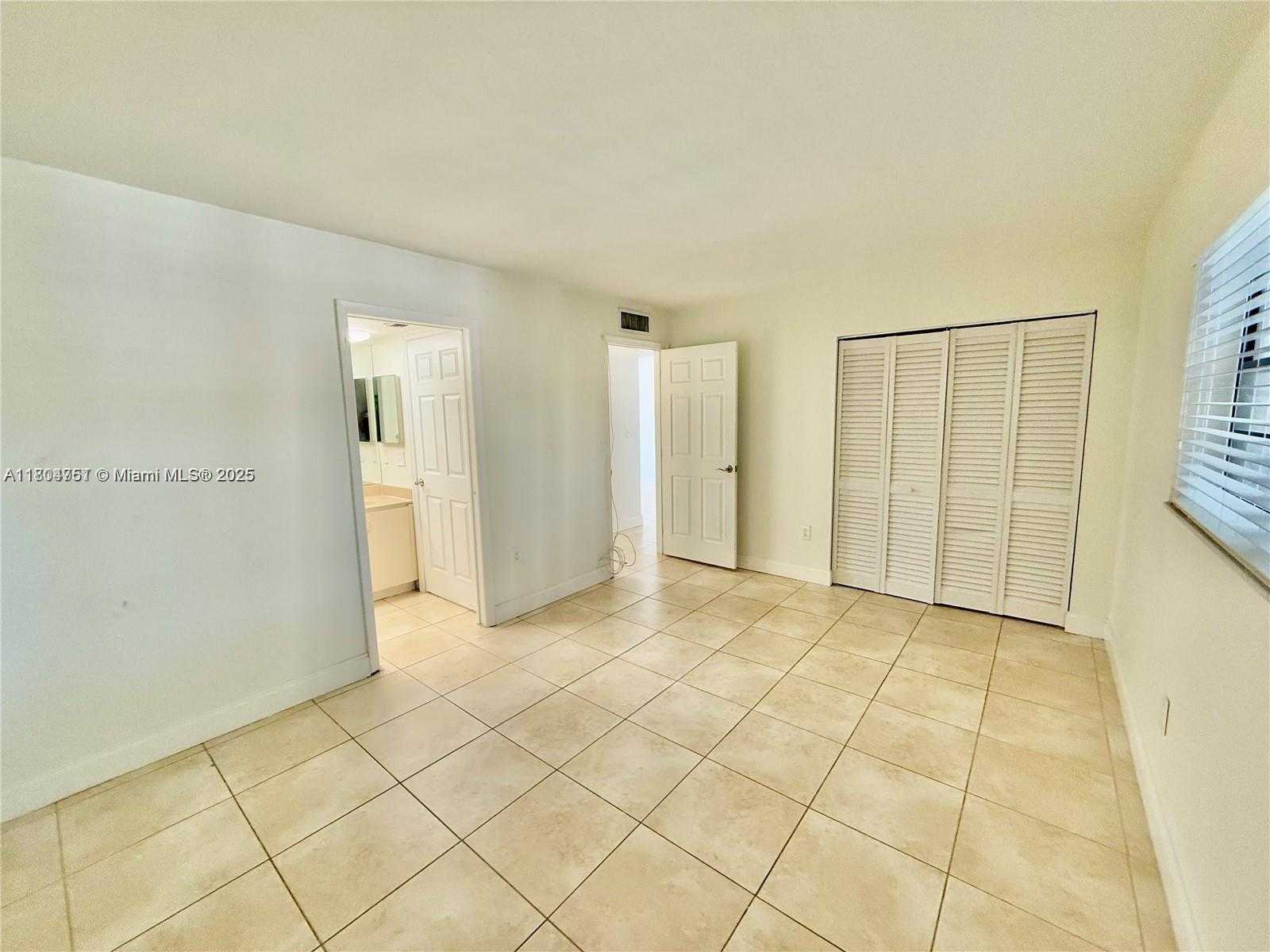 Small Image of 10825 SOUTH WEST 112TH AVE #302, Miami Number 11