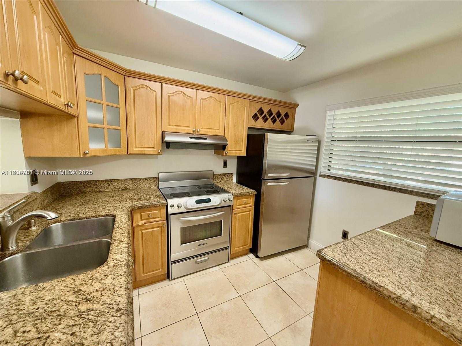 Small Image of 10825 SOUTH WEST 112TH AVE #302, Miami Number 2