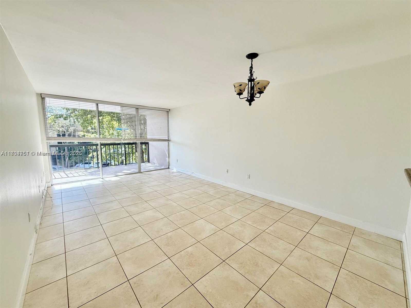 Small Image of 10825 SOUTH WEST 112TH AVE #302, Miami Number 4