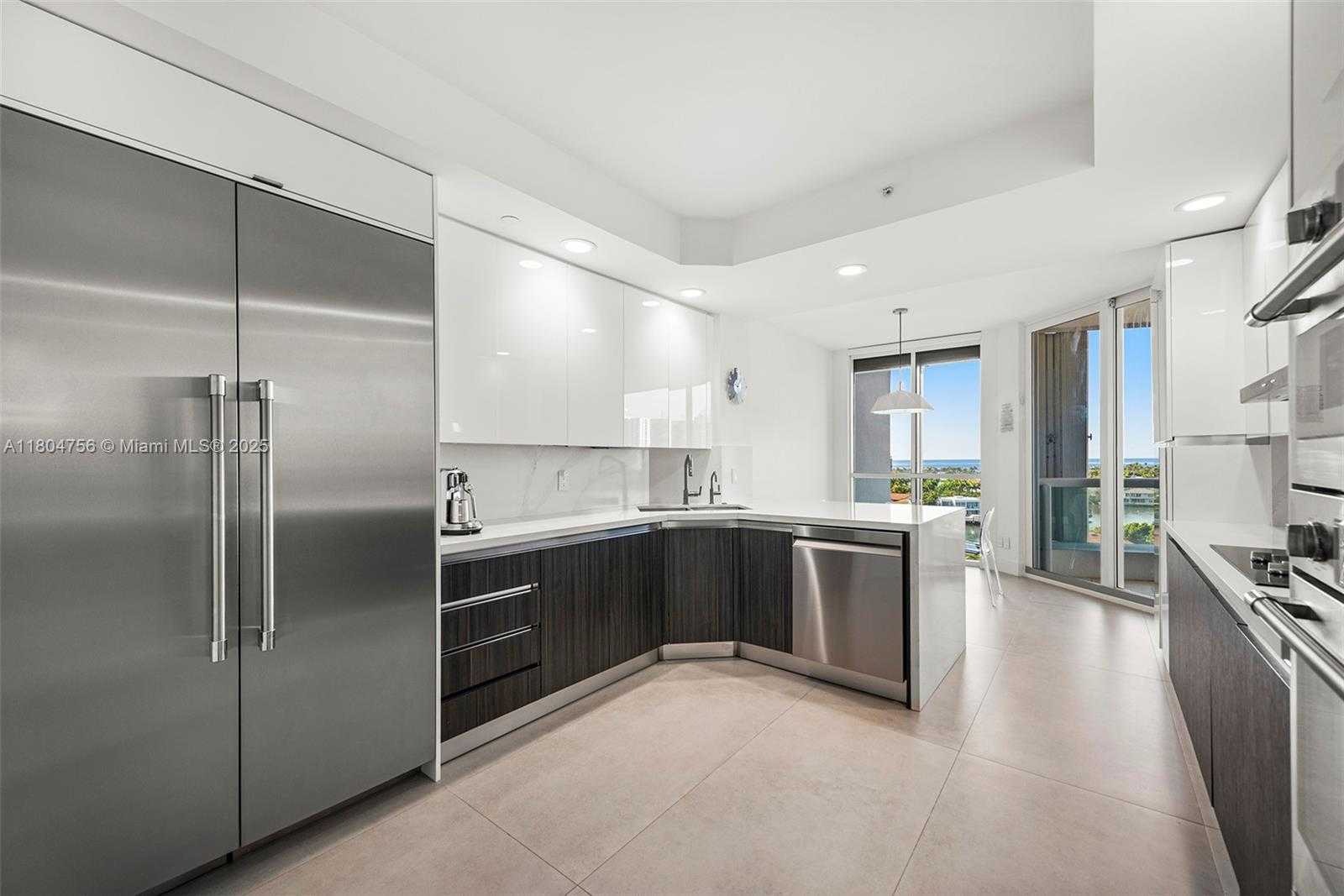 Small Image of 21050 POINT PL #1006, Aventura Number 13