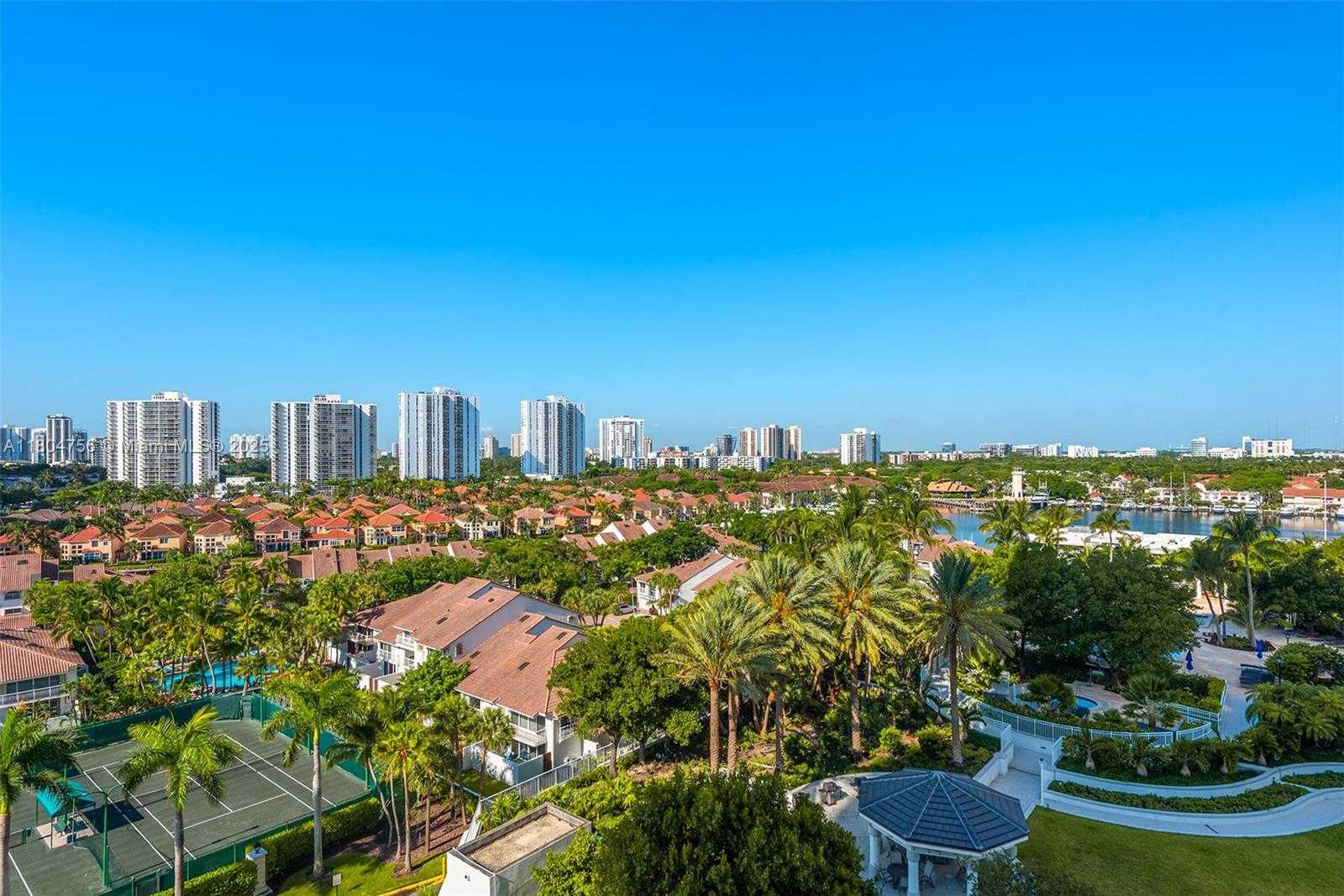 Small Image of 21050 POINT PL #1006, Aventura Number 3